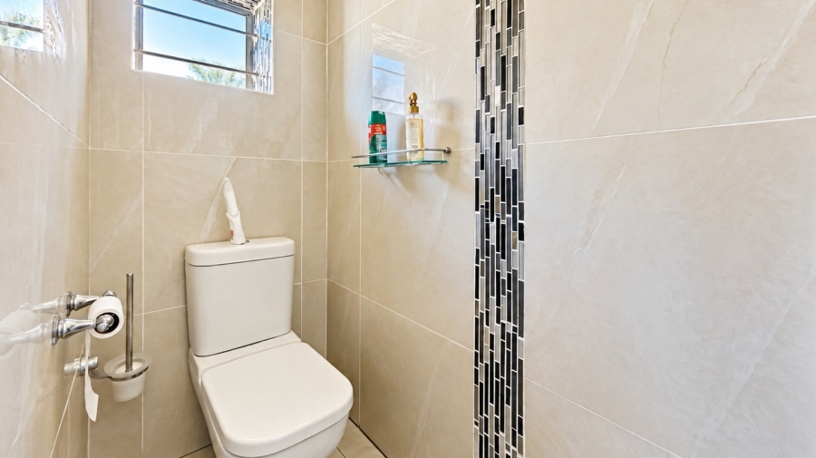 5 Bedroom Property for Sale in Wilkoppies North West